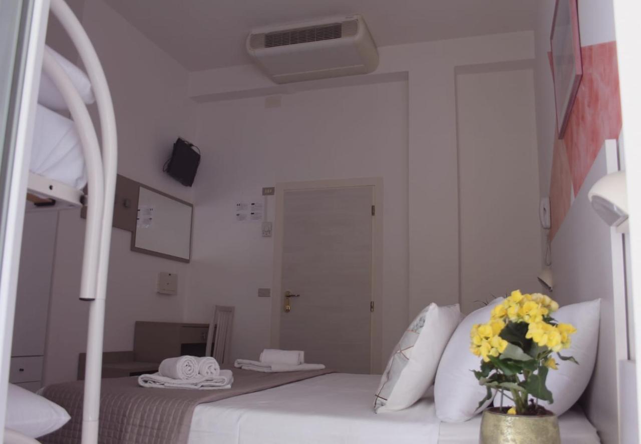 Alevon Hotel Rimini Exterior foto