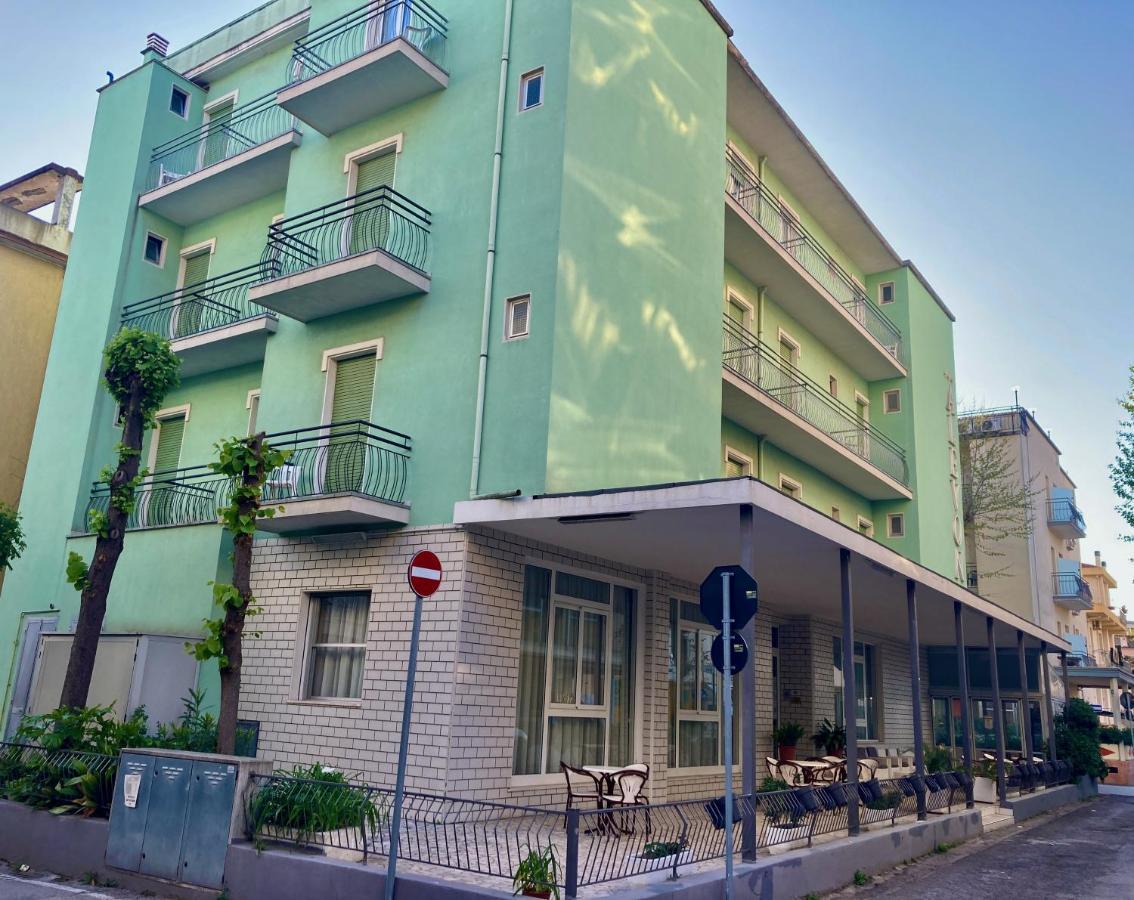 Alevon Hotel Rimini Exterior foto